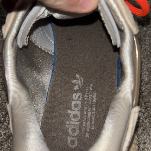Barely used adidas ozweego - Picture 6 of 14